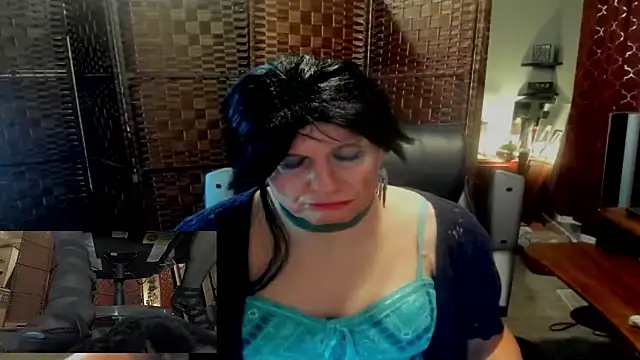 Snapshot of CharlotteAshton chatting on July 25, 2026, 12:44 pm CharlotteAshton online show from July 25, 2026, 12:44 pm