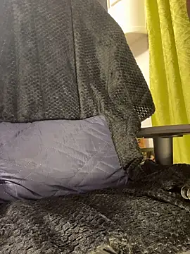 coral1727 online show from March 26, 2026, 1:04 am