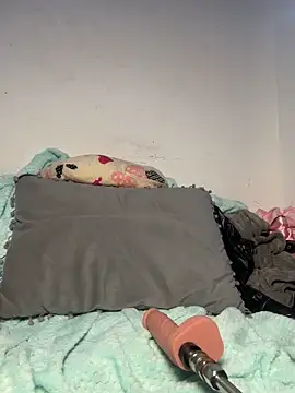 coral1727 online show from November 4, 2025, 11:41 pm