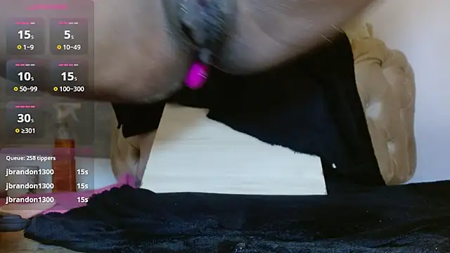 Snapshot of wendy_rivera_ chatting on March 17, 2025, 5:49 pm wendy rivera online show from March 17, 2025, 5:49 pm