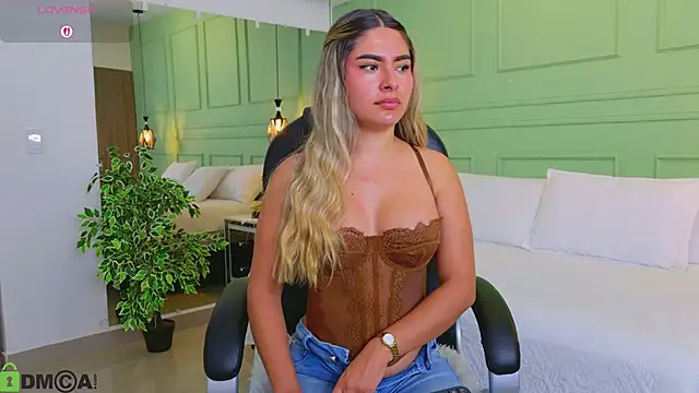 kataliina   online show from April 13, 2026, 11:58 am