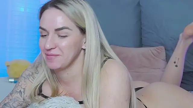 Snapshot of SofiJames chatting on March 16, 2025, 9:38 am SofiJames online show from March 16, 2025, 9:38 am