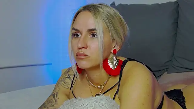 Snapshot of SofiJames chatting on September 20, 2025, 6:51 am SofiJames online show from September 20, 2025, 6:51 am