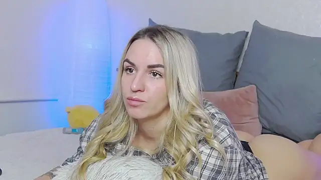 Snapshot of SofiJames chatting on March 11, 2025, 6:30 am SofiJames online show from March 11, 2025, 6:30 am