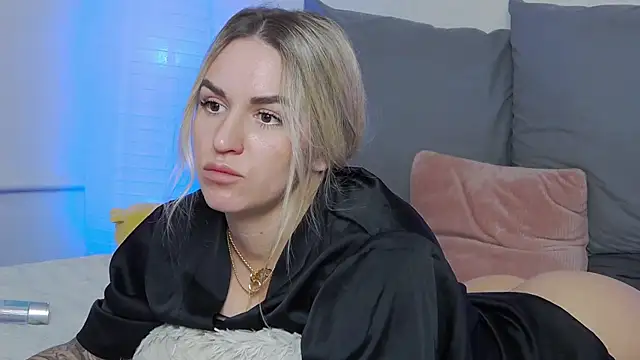 Snapshot of SofiJames chatting on March 17, 2025, 9:01 am SofiJames online show from March 17, 2025, 9:01 am