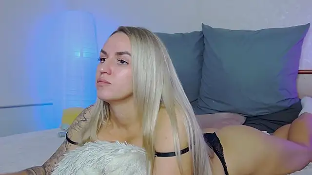 Snapshot of SofiJames chatting on September 18, 2025, 7:00 am SofiJames online show from September 18, 2025, 7:00 am