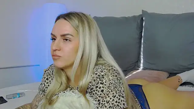 Snapshot of SofiJames chatting on November 9, 2025, 6:39 am SofiJames online show from November 9, 2025, 6:39 am