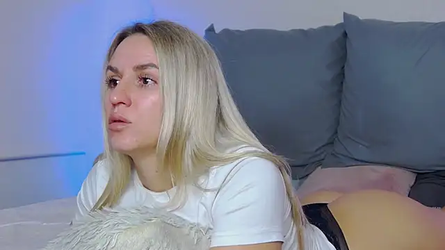 Snapshot of SofiJames chatting on October 26, 2025, 6:58 am SofiJames online show from October 26, 2025, 6:58 am