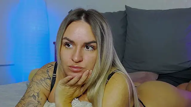 Snapshot of SofiJames chatting on September 10, 2025, 6:23 am SofiJames online show from September 10, 2025, 6:23 am