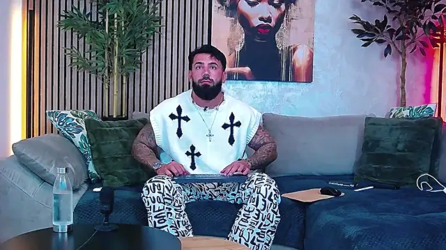 Snapshot of masterkingofmusclee chatting on May 28, 2026, 9:32 pm masterkingofmusclee online show from May 28, 2026, 9:32 pm