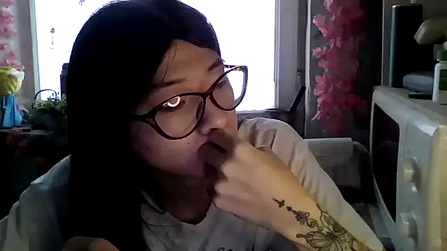 CarlyJoy online show from March 19, 2026, 12:38 pm