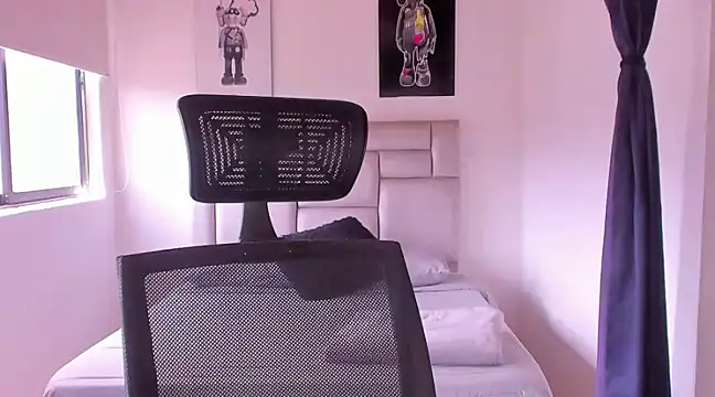 Snapshot of paul_rogerr chatting on March 19, 2025, 5:50 pm paul rogerr online show from March 19, 2025, 5:50 pm