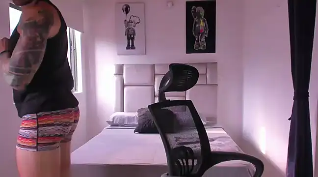 Snapshot of paul_rogerr chatting on February 27, 2025, 9:25 pm paul rogerr online show from February 27, 2025, 9:25 pm