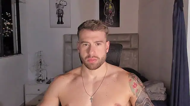 Snapshot of paul_rogerr chatting on October 15, 2025, 2:32 am paul rogerr online show from October 15, 2025, 2:32 am