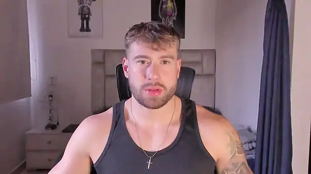 Snapshot of paul_rogerr chatting on September 27, 2025, 9:43 pm paul rogerr online show from September 27, 2025, 9:43 pm