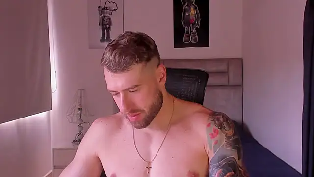 Snapshot of paul_rogerr chatting on November 1, 2025, 5:29 pm paul rogerr online show from November 1, 2025, 5:29 pm