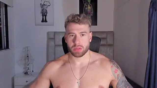 Snapshot of paul_rogerr chatting on October 31, 2025, 6:43 am paul rogerr online show from October 31, 2025, 6:43 am