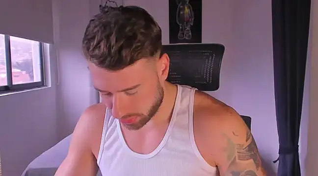 Snapshot of paul_rogerr chatting on March 12, 2025, 12:47 pm paul rogerr online show from March 12, 2025, 12:47 pm