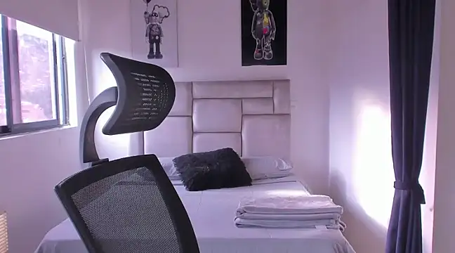 Snapshot of paul_rogerr chatting on March 7, 2025, 10:10 pm paul rogerr online show from March 7, 2025, 10:10 pm