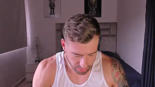 Snapshot of paul_rogerr chatting on October 19, 2025, 1:58 pm paul rogerr online show from October 19, 2025, 1:58 pm