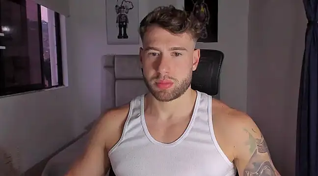 Snapshot of paul_rogerr chatting on March 14, 2025, 11:22 pm paul rogerr online show from March 14, 2025, 11:22 pm