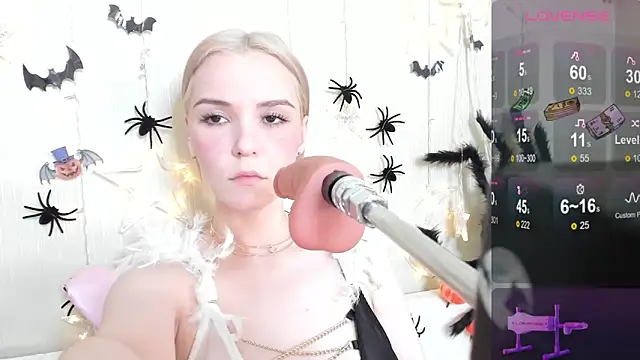 Kaya Devis online show from October 28, 2025, 4:24 am