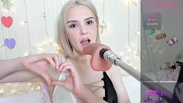 Kaya Devis online show from November 2, 2025, 4:39 am