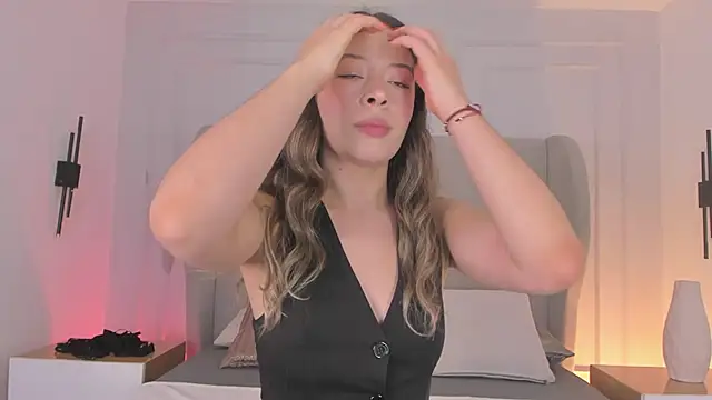 chloe d online show from November 26, 2025, 1:00 pm