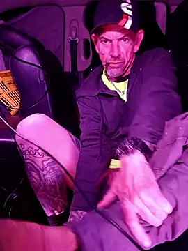 Snapshot of deepstroker42071 chatting on March 8, 2026, 10:18 am deepstroker42071 online show from March 8, 2026, 10:18 am