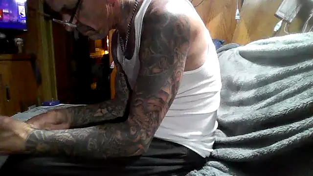 Snapshot of deepstroker42071 chatting on April 2, 2026, 2:52 am deepstroker42071 online show from April 2, 2026, 2:52 am
