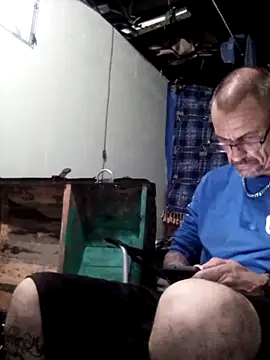 deepstroker42071 online show from October 5, 2025, 9:49 pm