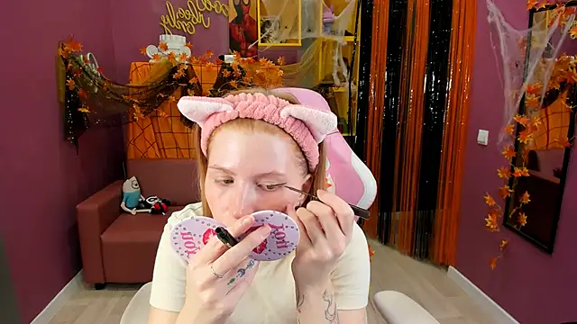 Mira  Blush online show from October 26, 2025, 1:55 pm