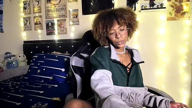 Cristal Jonasxh online show from October 23, 2025, 4:55 am