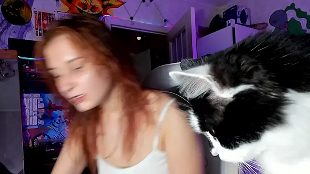 Sunny Mouse  online show from September 11, 2025, 5:13 pm