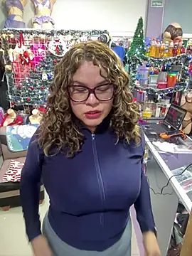 Snapshot of ROSALIALUCY chatting on January 5, 2026, 6:44 pm ROSALIALUCY online show from January 5, 2026, 6:44 pm