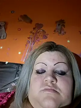 ducicsajsziii online show from February 12, 2026, 5:02 pm