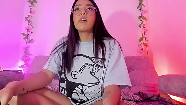 Snapshot of SamanthaJonson1 chatting on November 1, 2025, 5:07 pm SamanthaJonson1 online show from November 1, 2025, 5:07 pm