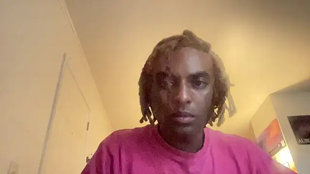 Snapshot of Izheny chatting on October 20, 2025, 9:15 pm Izheny online show from October 20, 2025, 9:15 pm