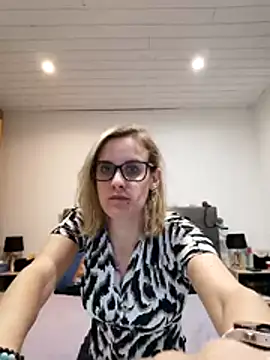 Snapshot of Madame_Callie chatting on July 12, 2026, 8:20 pm Madame Callie online show from July 12, 2026, 8:20 pm