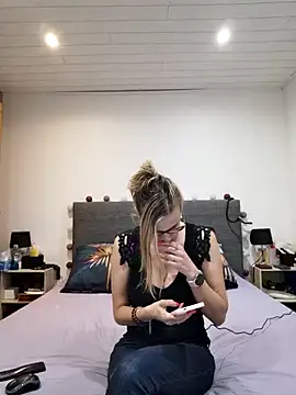 Snapshot of Madame_Callie chatting on June 30, 2026, 5:57 pm Madame Callie online show from June 30, 2026, 5:57 pm