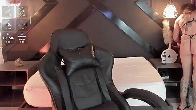 dark gotica online show from February 18, 2026, 7:32 pm