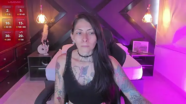 dark gotica online show from November 7, 2025, 7:07 pm