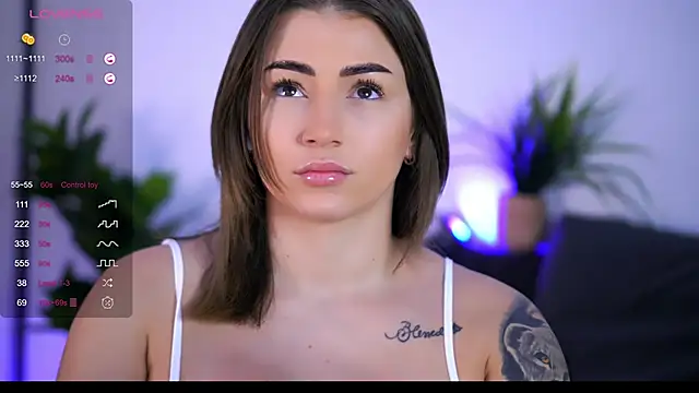 Snapshot of AishaCarter chatting on October 17, 2025, 5:04 pm AishaCarter online show from October 17, 2025, 5:04 pm