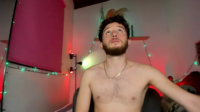 Snapshot of Juan_Castano chatting on December 5, 2025, 2:32 am Juan Castano online show from December 5, 2025, 2:32 am