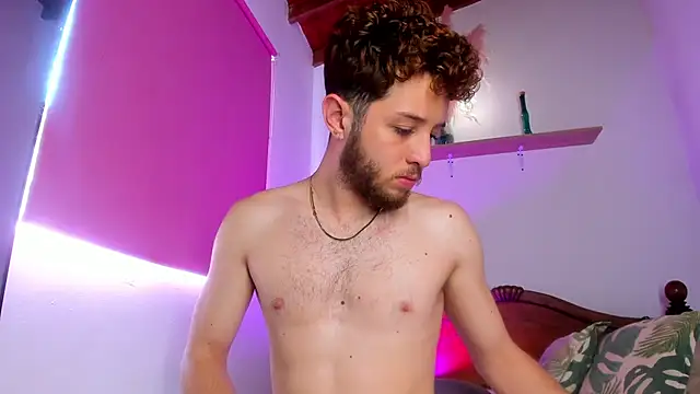 Snapshot of Juan_Castano chatting on November 8, 2025, 6:33 pm Juan Castano online show from November 8, 2025, 6:33 pm