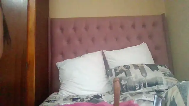 Snapshot of ShooingBunch chatting on November 30, 2025, 10:27 am ShooingBunch online show from November 30, 2025, 10:27 am