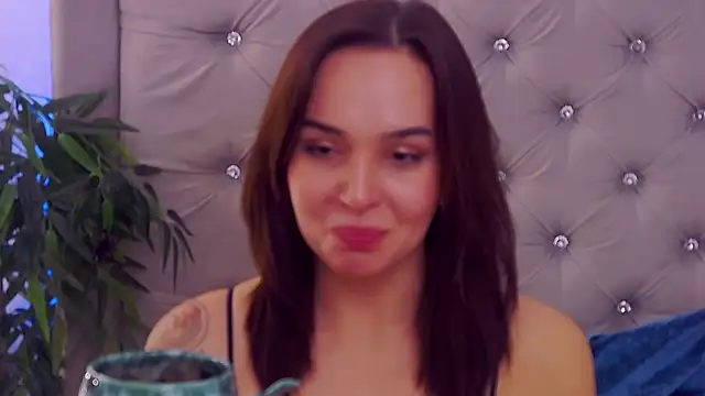 Snapshot of MeIisaLove chatting on November 1, 2025, 3:28 pm MeIisaLove online show from November 1, 2025, 3:28 pm