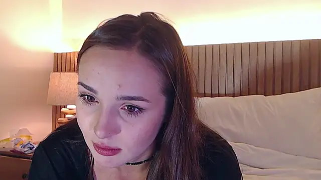 Snapshot of MeIisaLove chatting on December 27, 2024, 8:18 pm MeIisaLove online show from December 27, 2024, 8:18 pm