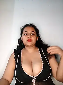 bumblebeegirl online show from November 2, 2025, 3:50 pm