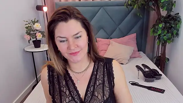 Snapshot of Adele_Russo chatting on February 5, 2025, 7:20 pm Adele Russo online show from February 5, 2025, 7:20 pm